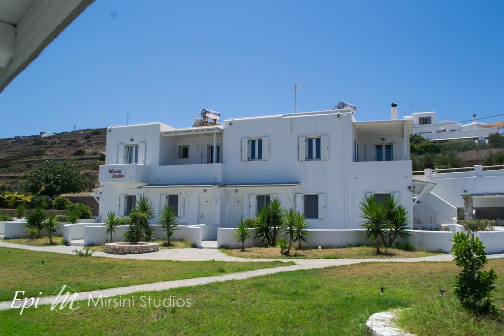 Mirsini Studios Parasporos Luaran gambar